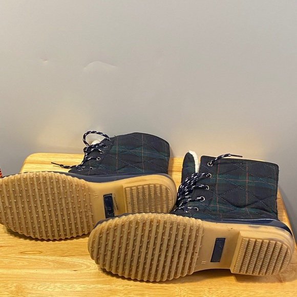 Plaid Duck Boots with Faux Fur Lining - Picture 6 of 6